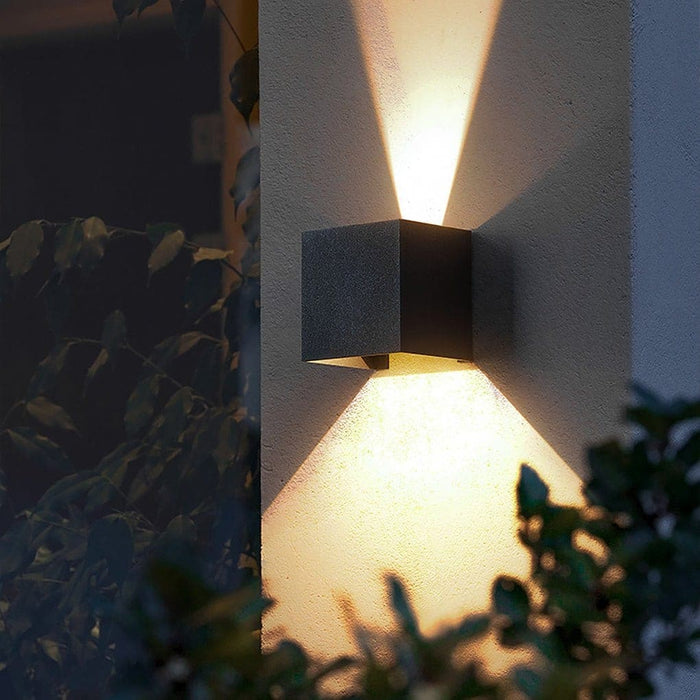 Adjustable Up and Down Outdoor Wall Light with High Brightness LED, Energy Saving, and Variable Beam Angle for Versatile Illumination-ErisView-15