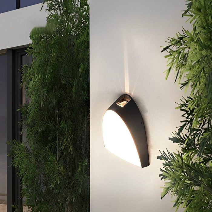 Durable Aluminum Outdoor Wall Lamp with Oxidized Finish, High-Transmittance Acrylic Lampshade, and Built-in LED for Bright, Uniform Lighting-ErisView-6