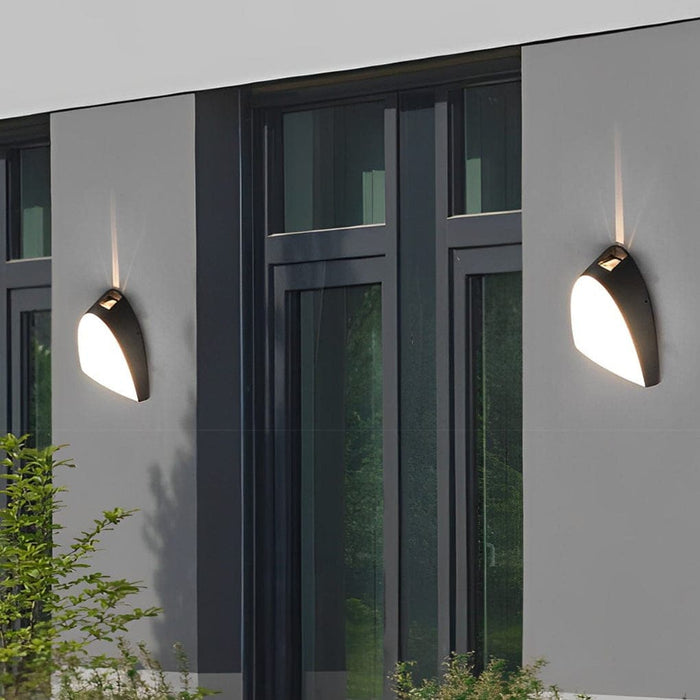 Durable Aluminum Outdoor Wall Lamp with Oxidized Finish, High-Transmittance Acrylic Lampshade, and Built-in LED for Bright, Uniform Lighting-ErisView-8