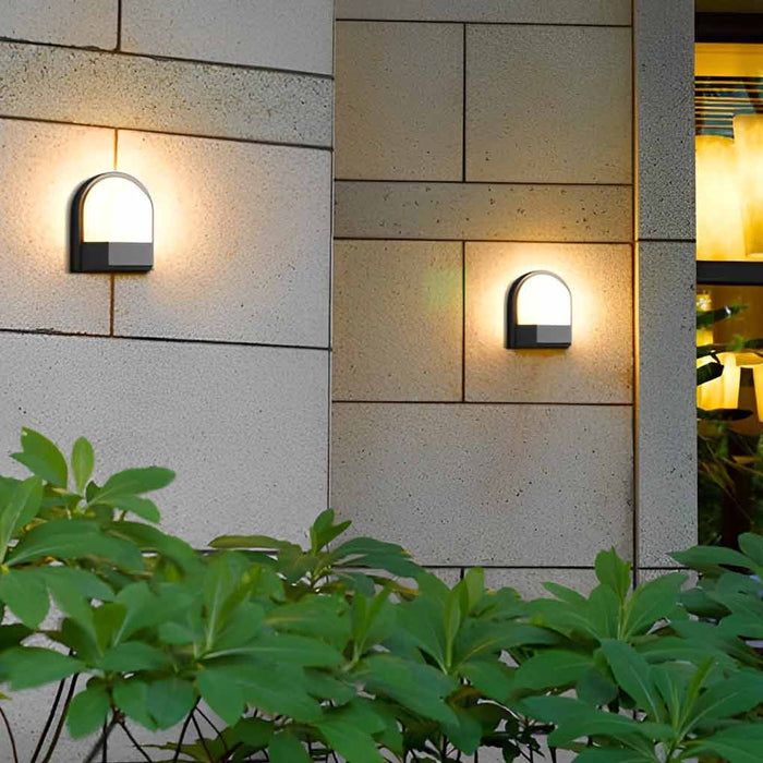 Durable Die-Cast Aluminum Outdoor Wall Lamp with High Light Transmittance, Rust-Proof, Easy to Install for Garden, Balcony, Villa, and Stair-ErisView-2