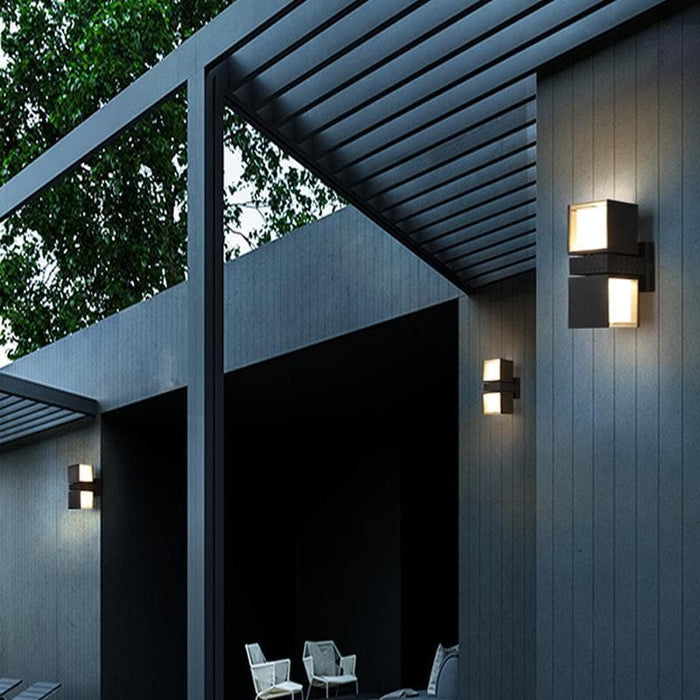 Modern Black Die-Cast Aluminum Outdoor Wall Lamp with Dual Adjustable Square Spotlights for Stylish and Versatile Illumination-ErisView-10