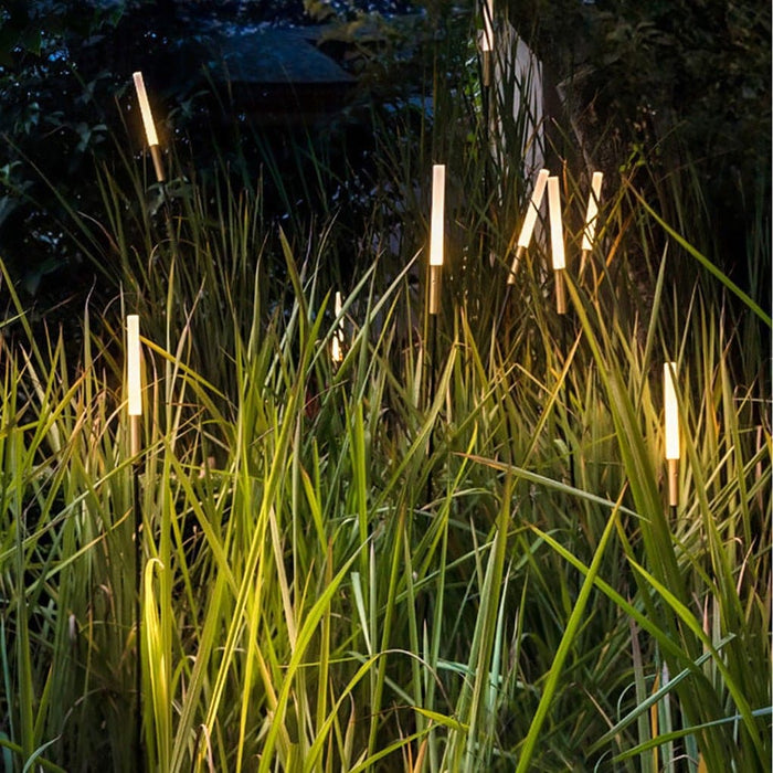 Solar-Powered Reed Shaped Garden Light, Energy Efficient LED Outdoor Lamp with Metal and Acrylic Design for Lawn and Courtyard Decoration-ErisView-19