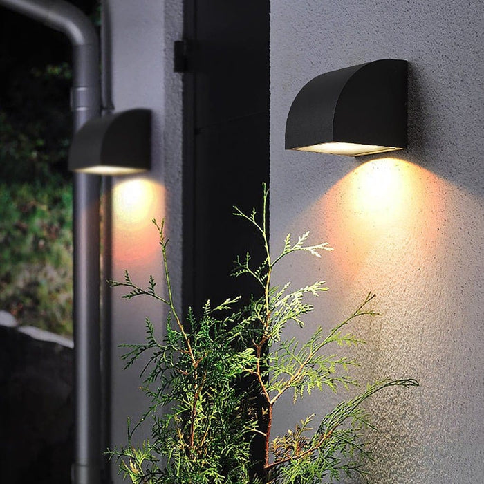 Sturdy Die-Cast Aluminum Outdoor Wall Lamp with Frosted Reflector and Transparent Glass Shade, Waterproof, Dustproof, Ideal for Garden, Patio, and Doorway-ErisView-1